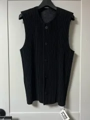 HOMME PLISSE オムプリッセ ロング丈ベスト　HP43JK113 HOMME PLISSE オムプリッセ ロング丈ベスト HP43JK113