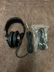 SONY  ヘッドフォンと予備用プラグ付きコード