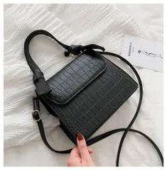 クロコ型押し 2way バッグ バック レディースバッグ ショルダーバッグ ショルダーバック ハンドバッグ ハンドバック ミニバッグ 収納 スクエア型 四角 リボン ボタン かわいい 大人可愛い きれいめ シンプル カジュアル 大人 上品 おしゃれ 大人女子 
