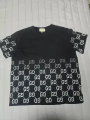 GUCCI グッチ 半袖Tシャツ ブラック 総柄 GGロゴ【美品】 良品】GUCCI・グッチ・Tシャツ・黒・タイガー刺繍・虎柄・M相当