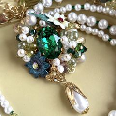 宝石の花園ネックレス(貴和クリスタル・マジェスティックグリーン)