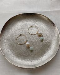 パールとアマゾナイトのフープピアス