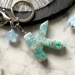 amazonite×glas stone レジンイニシャルキーホルダー　K