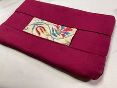 ウズベキスタンの芸術シルクの手刺繍アンティークスザニと帆布の大きめポーチ/バッグインバッグにも！沢山入ります！ラズベリー色の帆布とファスナーも可愛い！世界に１つの大きめポーチ