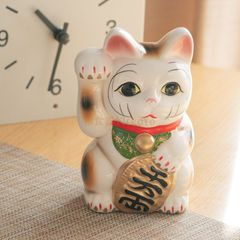 招猫(右手)貯金箱　招き猫　 置物 陶器　縁起物 雑貨 インテリア ギフト プレゼント かわいい おしゃれ 新築祝い 結婚祝い お祝い 母の日 父の日 敬老の日 記念品K6596