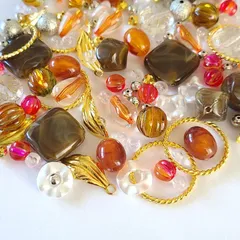 気まぐれアソートj ビーズミックス 【 オレンジ & ブラウン ＆ リーフ ＆ スペーサー ＆ アクリルビーズ ミックス 】 ビーズアソート 大容量 かわいい アクセパーツ キラキラ