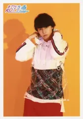 【中古】生写真(男性) 超特急/タカシ(松尾太陽)/膝上・衣装白・赤・両手フード・体左向き・背景黄/「超特急 POP UP STORE」GOLDEN EPOCH SPECIAL 生写真 タクヤ PRUDUCE Ver.(渋谷限定)