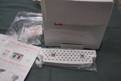 ivease(リヴィーズ) ペットボトル式コンパクトウォーターサーバー　ホワイト　WS-011W