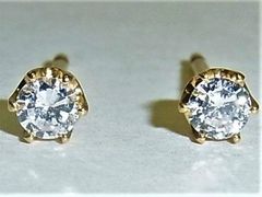 専用】K18 天然ダイヤモンドピアス 0.6ct - メルカリ