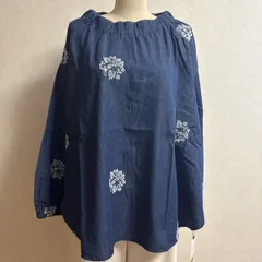 KN3249 ＊4L 大きいサイズ　 トップス 長袖 ブラウス チュニック花柄、刺繍、シャーリングブラウス