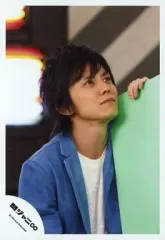 【中古】生写真(ジャニーズ) 関ジャニ∞/渋谷すばる/バストアップ・ジャケット青・シャツ白・目線上・左手緑のセット/公式生写真