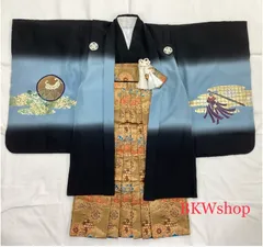 現品限り　特価品　used　5才羽織、袴　7点セット　羽織　黒グレーぼかし地　兜（かぶと）柄 ・ 着物　黒地 ・ 袴ゴールド　　七五三　アンティーク　男の子　着付練習　卒業式　卒園式　リメイク