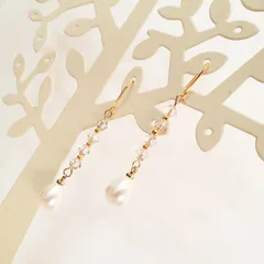 雫パールとスワロフスキービーズのピアス