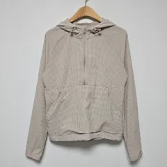 155 adidas(アディダス) レディース フード付きTシャツ ベージュ