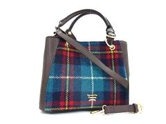 【極美品】FENDIフェンディ　ケース　ズッカ □極美品□ FENDI フェンディ ズッカ ボア iPhone13Pro 対応