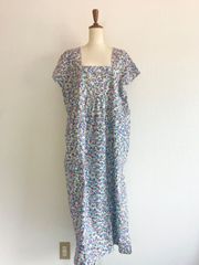 Square nack dress  　　　mix color flower