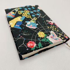 布ブックカバー 星座 ファンシー 文庫本サイズ しおり付き ハンドメイド B057