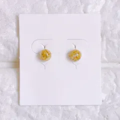 No.336　シンプル　イエローのお花の小さいピアス　キラキラで　イヤリング