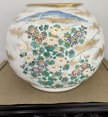 美品　雲楽窯　３代目斎藤雲楽作　蓮の花　菊花「飾り壺」　縁起物　エクセルヒューマン社購入　限定品　お仏事　法事