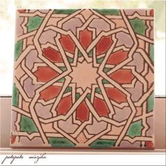 タイル　チュニジアタイル   1A  手描き  Ｓ  パタパタ民族  チュニジア  雑貨  小物