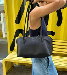 2024年最新】the row バッグterrasseの人気アイテム - メルカリ 