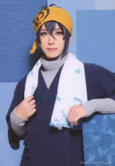 【中古】生写真(男性) 黒羽麻璃央(三日月宗近)/上半身・キャラクターショット/「ミュージカル『刀剣乱舞』 ～陸奥一蓮～」ブロマイド 刀剣男士(戦闘ver.+内番ver.)