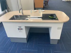 アイランド型！昇降式エレベーターキッチン