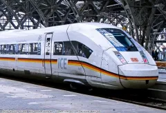 【新品】鉄道模型 1/160 ICE4 ドイツ連邦共和国 編成 7両基本セット [10-2024]のサムネイル