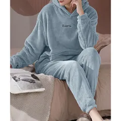 パジャマ レディース 冬 暖かい 大きめ　軽量 ルームウェア フリース 上下セット 部屋着 旅行 厚手 長袖 あったか レトロ ふわふわ もこもこ シンプル カジュアル おしゃれ キレイめ 20代 30代 40代 50代 送料無料