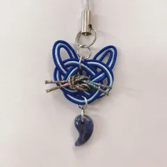 ネコ結び勾玉(ソーダライト)ストラップのサムネイル