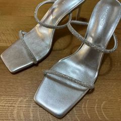 【日本未入荷】トニービアンコ ３.5cm 厚底 Platform サンダル Tony Bianco(トニービアンコ) サンダル・ミュール(レディース