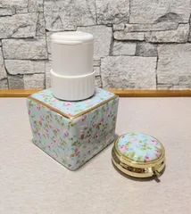ポーセラーツ　白磁　ディスペンサーとピルケース