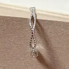 立体ツイストデザインの上品イヤーカフ（片耳用）｜本ロジウム仕上げ