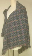 【秋冬クリアランス！】【朝ひんやり　防寒　ストール！】【送料無料！】レディス　暖かポンチョ型大判ストール！＜モカベージュ×黒×カーキ×オレンジ：約２４０×１２０ｃｍ＞925920：フリンジトリミング＆グレンチェック、ストールクリップ付き【ブランケット】