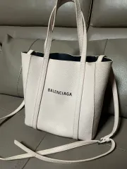 【BALENCIAGA】バレンシアガ ショルダーバッグ 2025AW 2025年最新】BALENCIAGA ショルダーバッグの人気アイテム - メルカリ