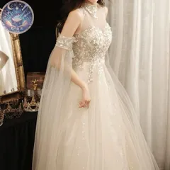 新品 未使用 ビジューがゴージャスなオシャレなデザインのイブニングドレス