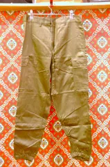 イタリア陸軍 ウエスト80cm コンバットパンツ 裾絞り 軍物 カーキ アーミーグリーン アーミーパンツ 実物 バギーパンツ デッドストック