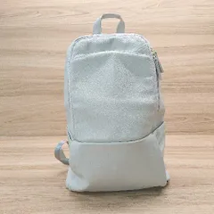◇ Legato Largo レガートラルゴ 多収納 合成皮革 無地 シンプル 大人っぽい 軽量 リュックサック グレー レディース E 【1309040036697】のサムネイル