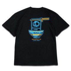 【2025SS】MAGICAL MOSH MISFITS マジカルモッシュミスフィッツ MxMxM NOODLE CLUB TEE (BLACK/BLUE) 半袖 Tシャツ T-SHIRTS TSのサムネイル