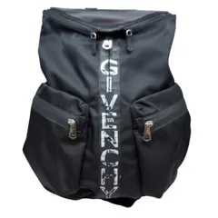 【未使用・タグ付き✨】GIVENCHY リュックサック デイパック デカロゴ 未使用・タグ付き✨】GIVENCHY リュックサック デイパック デカロゴ