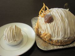 びっくりスイーツ！ 特大モンブラン 15㎝（5号サイズ）人気スイーツ 人気洋菓子 ホールケーキ バースデーケーキ 誕生日ケーキ 手土産スイーツ 手土産洋菓子 美味しいケーキ ケーキスイーツ ホールスイーツ