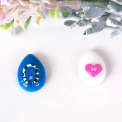 No.876　レジン　しずく型　青　白　ハート　個性的　ピアス　イヤリング　ハンドメイド