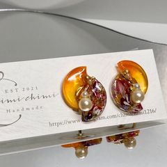 押し花とドライフラワーの個性派イヤリング