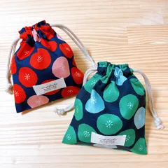 ハンドメイド　巾着　ミニ巾着　色違い　2個セット　レッド　グリーン　ミニあんぱん柄