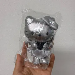 新品未開封　ハローキティ ブラックエンジェル 合皮マスコットチャーム シルバー