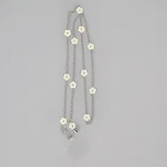 ☆ アイボリーxシルバー ☆ ロングフラワーモチーフストラップ リボーンカンパニー ストラップ スマホストラップ 携帯電話用ストラップ モバイルストラップ スマホストラップチェーン チェーン 花柄 花 フラワー アクセサリー レディース 女性 小物 大人