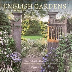 English Gardens From the Archives of Country Life Magazine　6rm_c0_42