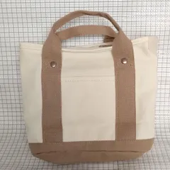 キャンバストートバッグ　韓国　オルチャン　ファスナー開閉 仕切り付き　アイボリー