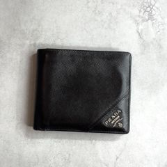 ≫人気品≪ 付属品完備 / フェンディ ピーカブートリフォールドウォレット ⋟人気品⋞ 付属品完備 / フェンディ ピーカブートリフォールド