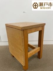 【理科室の木製椅子】No.1 高さ　42cm